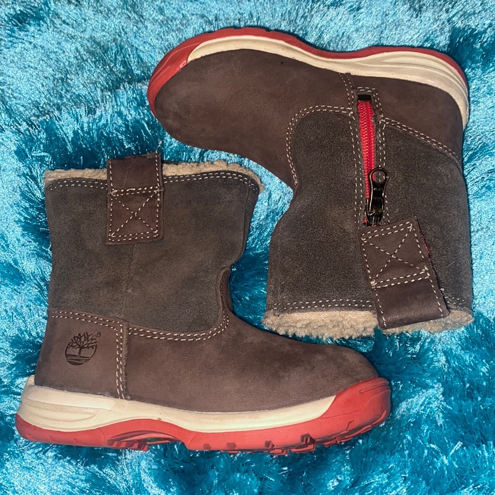 TIMBERLAND suede boots